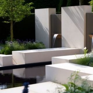 Incorporating water features in garden design